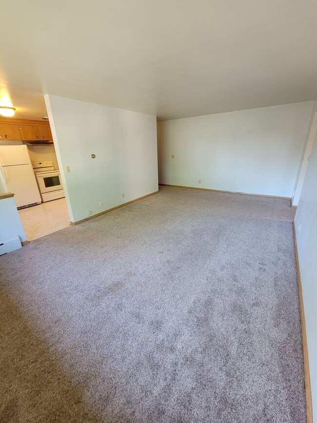 Photo - 319 E Harris St Apartment Unit 6