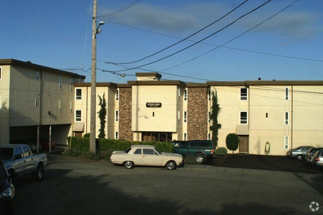 Photo - Back Nine Apartments