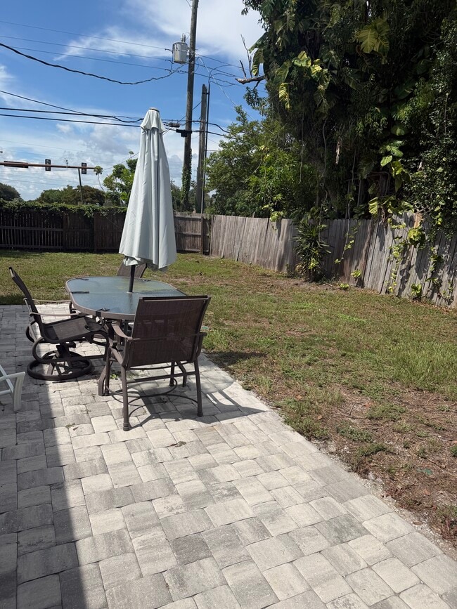 Photo - 329 Glen Oak Rd