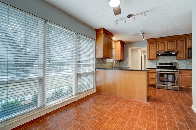 Photo - 8610 Bevlyn Dr