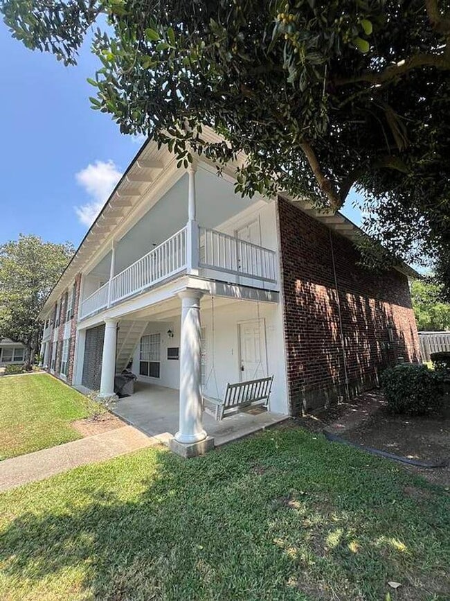 Building Photo - 10438 Jefferson Hwy