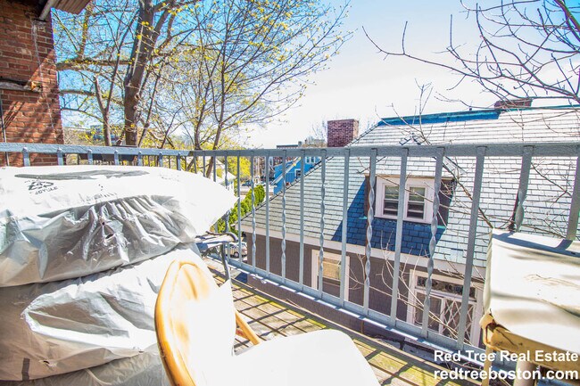 Photo - 153 Strathmore Rd Unit 11