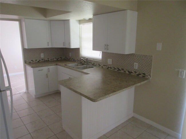 Photo - 979 Roseway Terrace NW