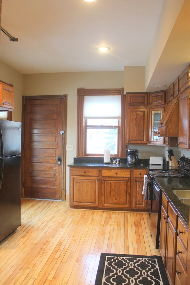 Photo - 653 5th St E Unidad Upper