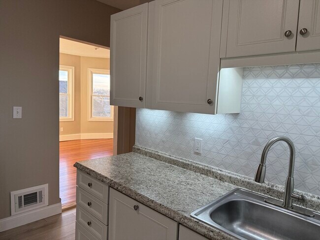 Photo - 630 Metropolitan Ave Unidad 3