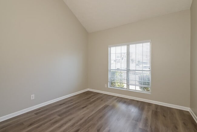 Photo - 809 Ashley Ln