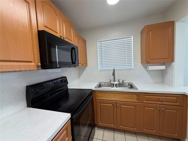 Photo - 6207 SW 131st Ct Unidad 101