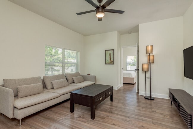 206 W Warren Ave Unit SI ID1053150P