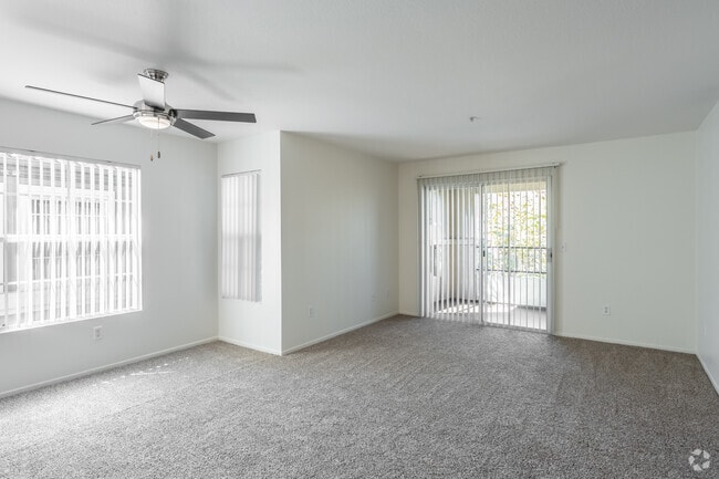1BR, 1BA - 700SF
