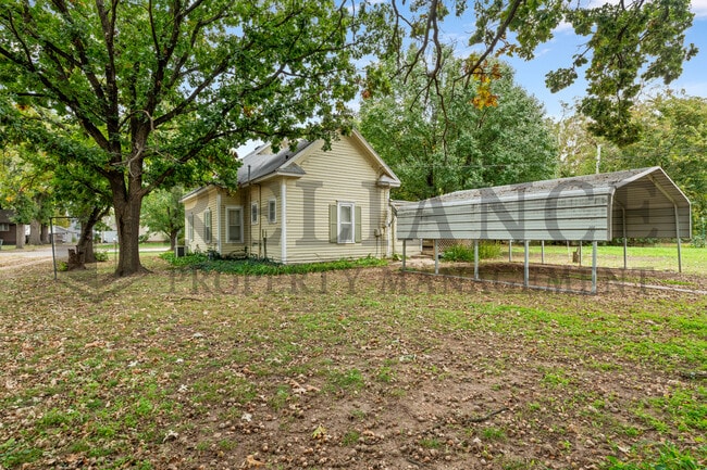 Photo - 109 N Emporia St