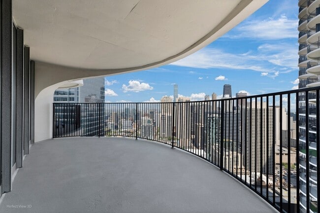 Photo - 300 N State St Unit 4907