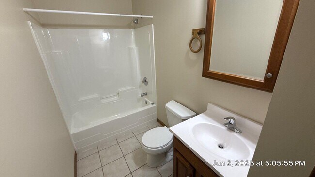 Photo - 512 Moen Ave