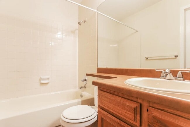 Photo - 4442 Biscay St