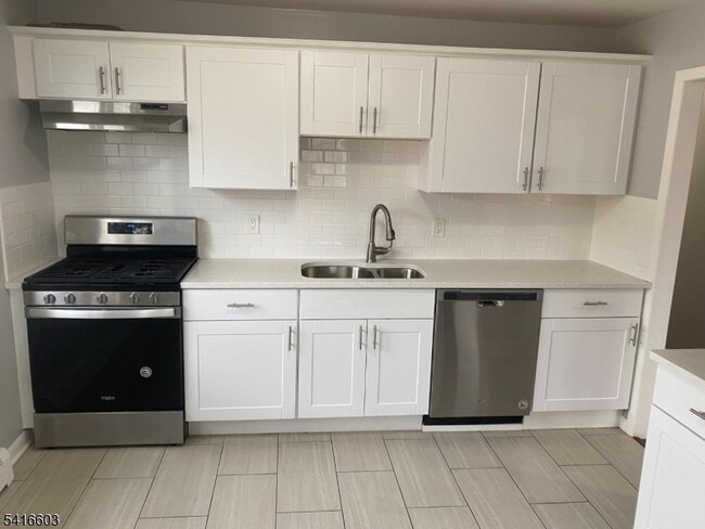 Photo - 409 Gable Ln