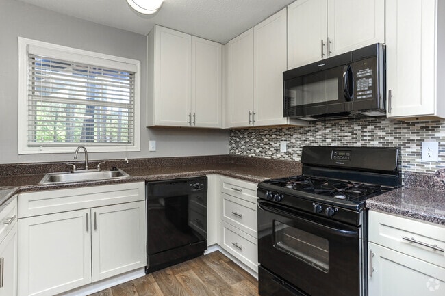 2BR, 1BA - 1,000 SF - Oakley Run