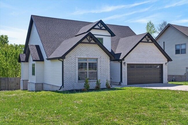 Photo - Pet Friendly Three Bedroom!