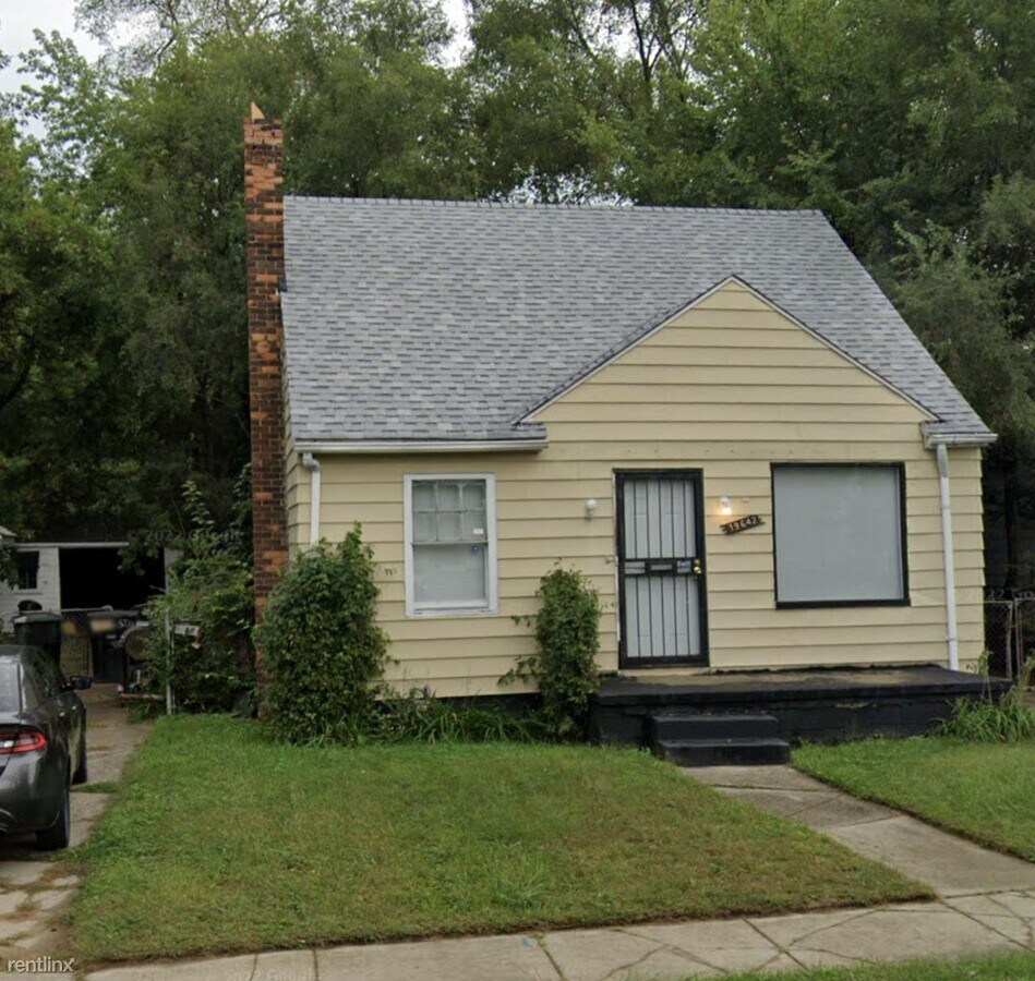3 br, 1 bath House - 19642 Rogge St - 3 br, 1 bath House - 19642 Rogge St