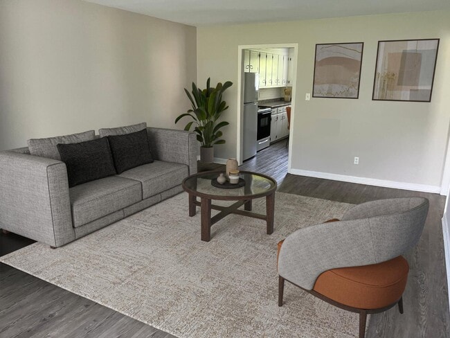 Photo - 1824 Holloway Cir