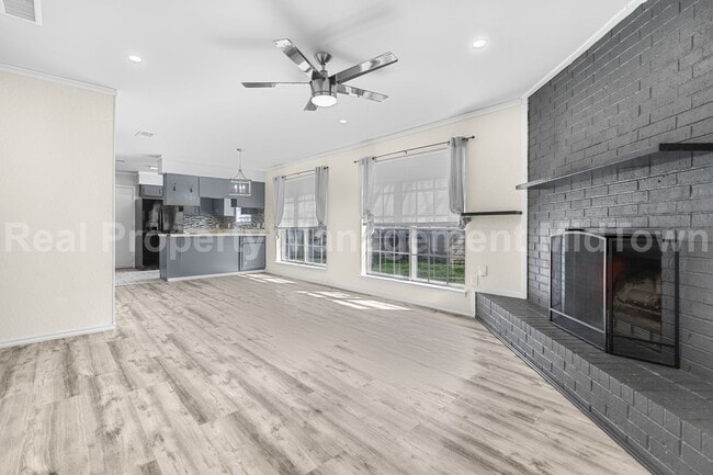 2207 Roman Ct