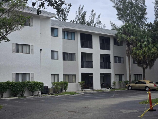 Photo - 2445 SW 18th Terrace Unit 1120