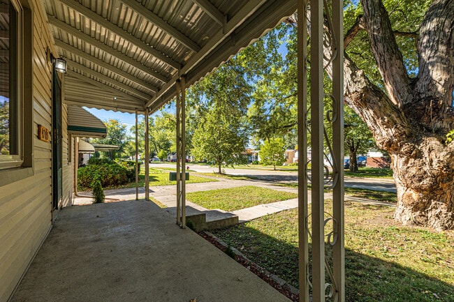 Photo - 4705 Jackson St