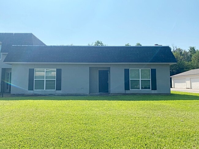 Building Photo - 3065 Willow Pl