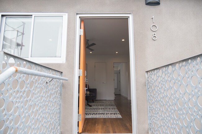 Photo - 108 Paloma Ave Apartment Unit 108