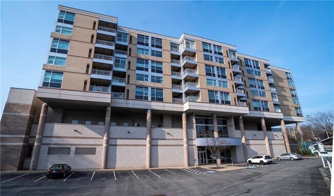 Photo - 5570 Centre Ave Unit 311