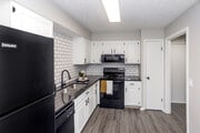 2BR, 2BA/Aurora - 1100 SF