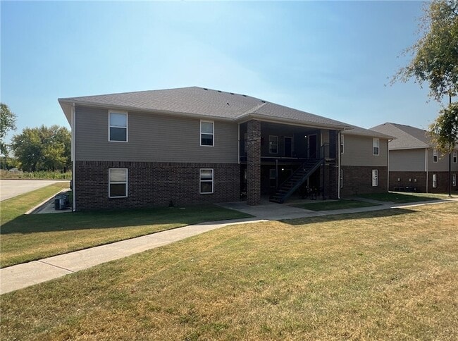 Building Photo - 522 Sadie Ln