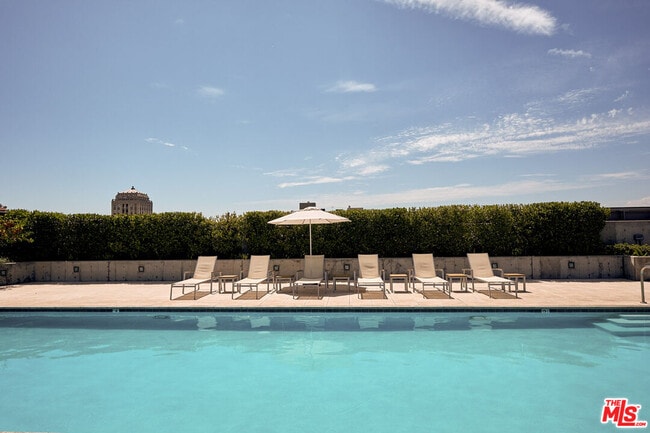 Photo - 3785 Wilshire Blvd Unidad 1708