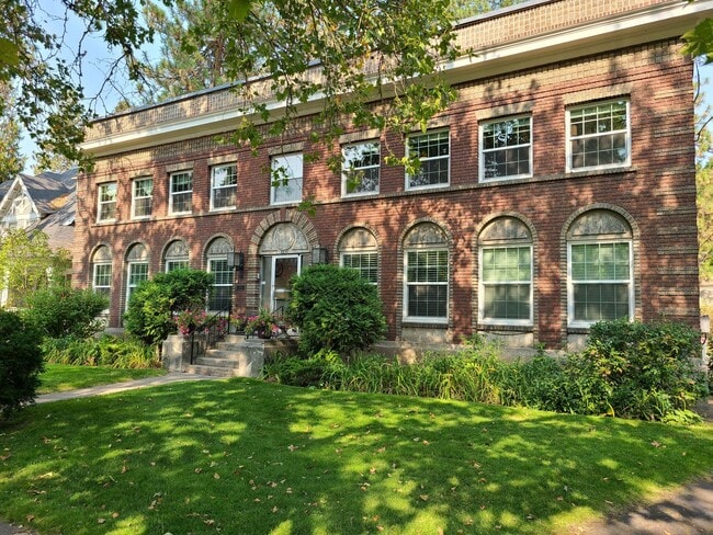 Photo - 2230 W Pacific Ave Unit Marjorie's 3