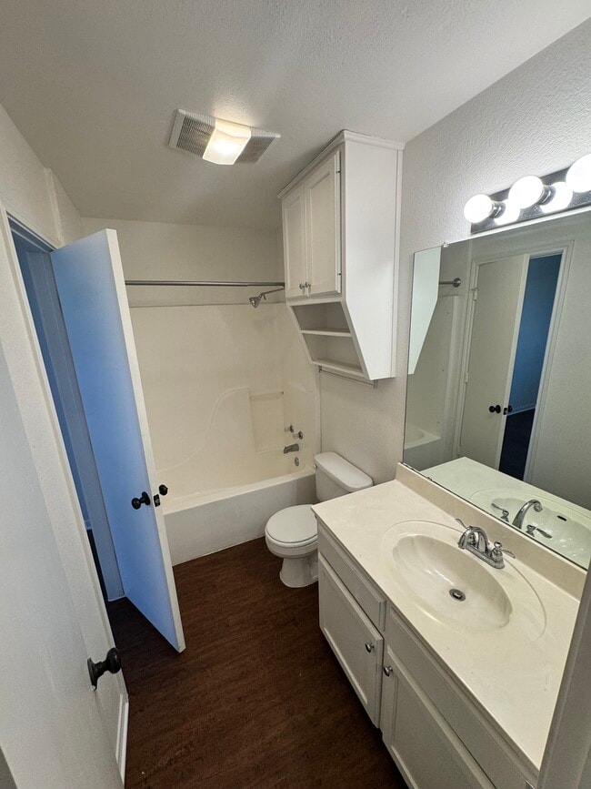 Photo - 1223 James Ave