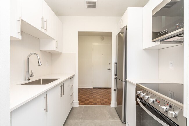 Building Photo - 12 Bater Ave Unit 111