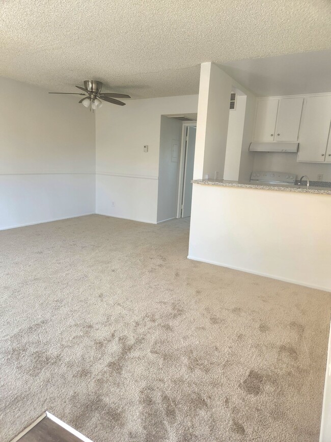 Photo - 8726 Independence Ave Unidad 219I