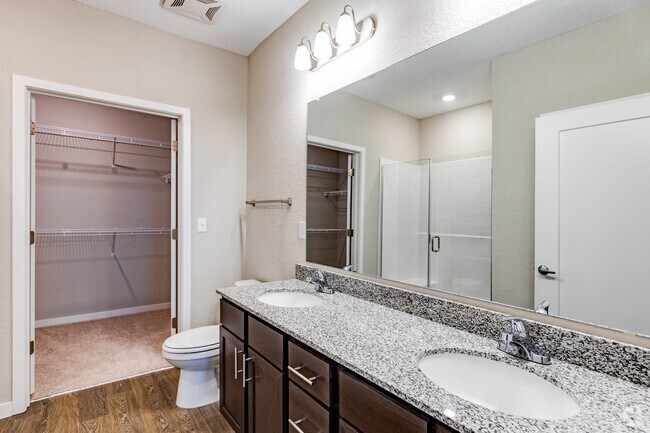 2 BR, 2 BA - 1,117SF
