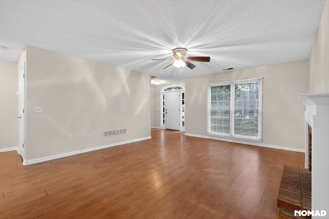 Photo - 2155 Southbrook Ridge NW