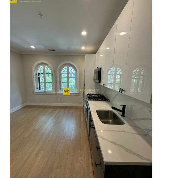 Photo - 535 Newbury St Unit 6