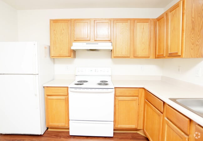 Crescent Pointe Townhomes