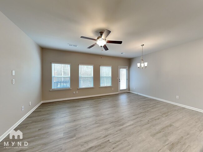 Photo - 5097 Lower Elm St