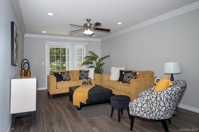 Photo - 310 Saddle Rock Rd Unit 310