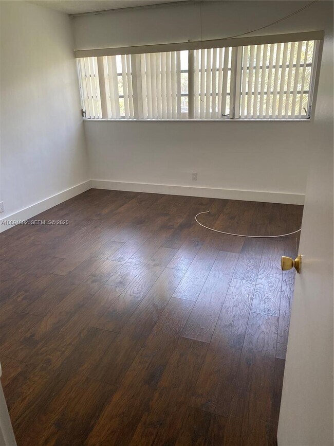 Photo - 16701 NE 14th Ave