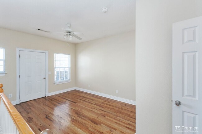 Photo - 523 N Storer Ave