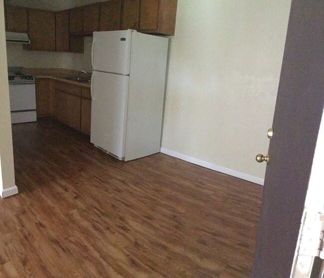 Photo - Marshfield Apartments Unit 102