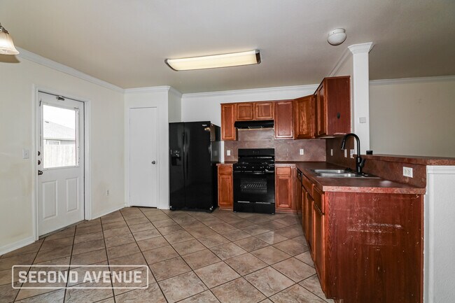 Photo - 6021 Determine Ln