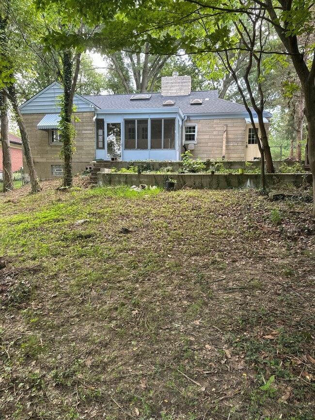 Photo - 2845 Dunaway Ave