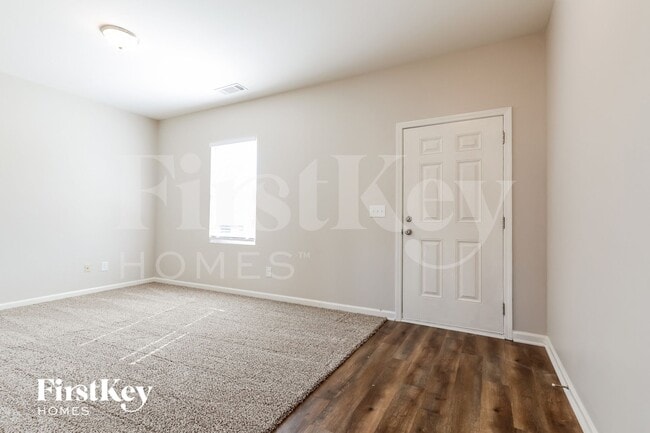 Photo - 98 Bennett Ct