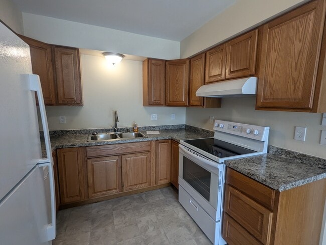 Photo - 3351 S 113th St