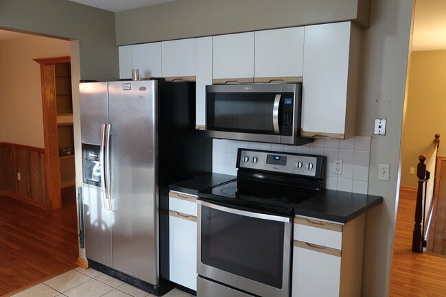 Photo - 1842 Gentian Dr SE