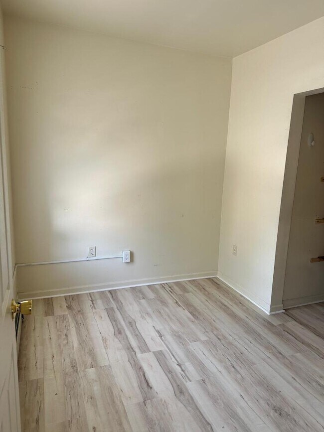 Photo - 235 Washington St